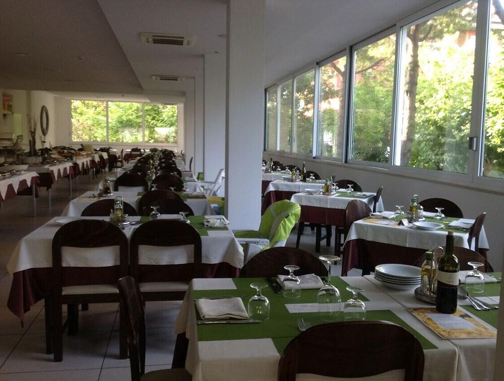 Hotel Matteo Cervia Eksteriør bilde